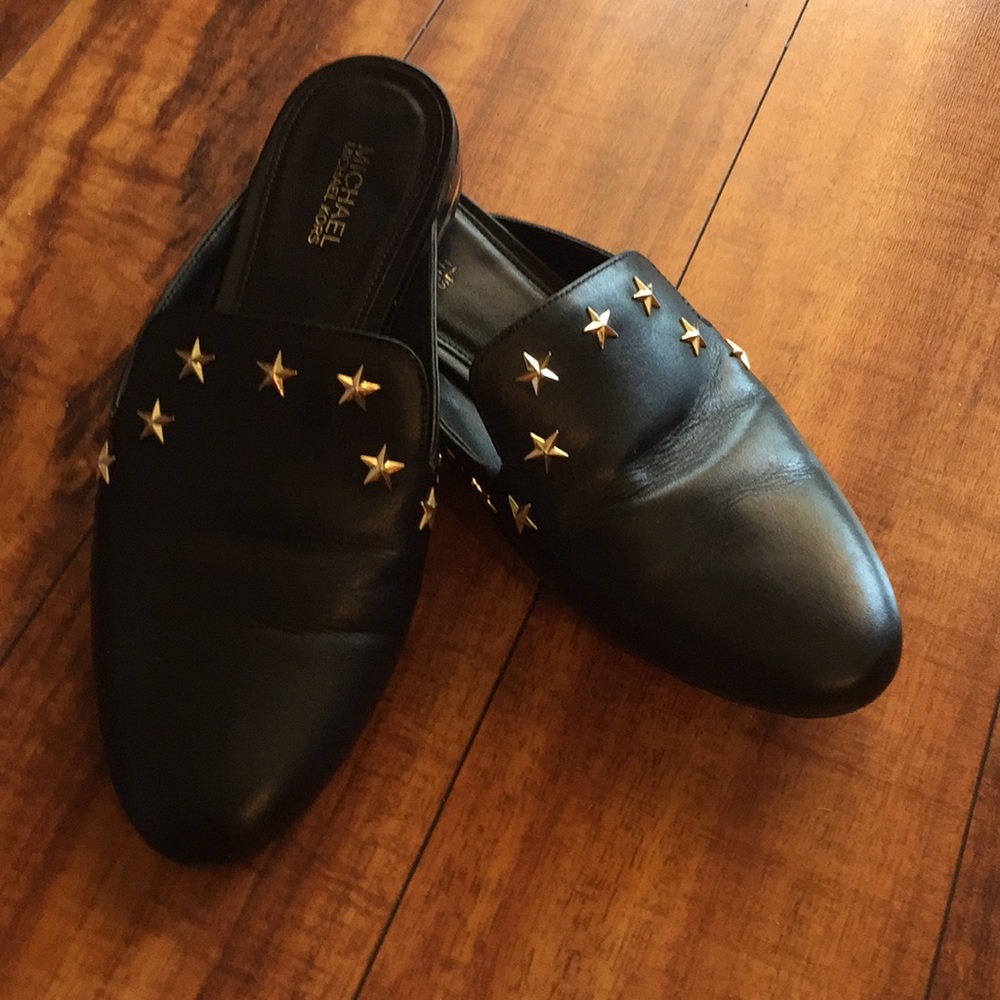 Michael Kor mule size 6 black And gold